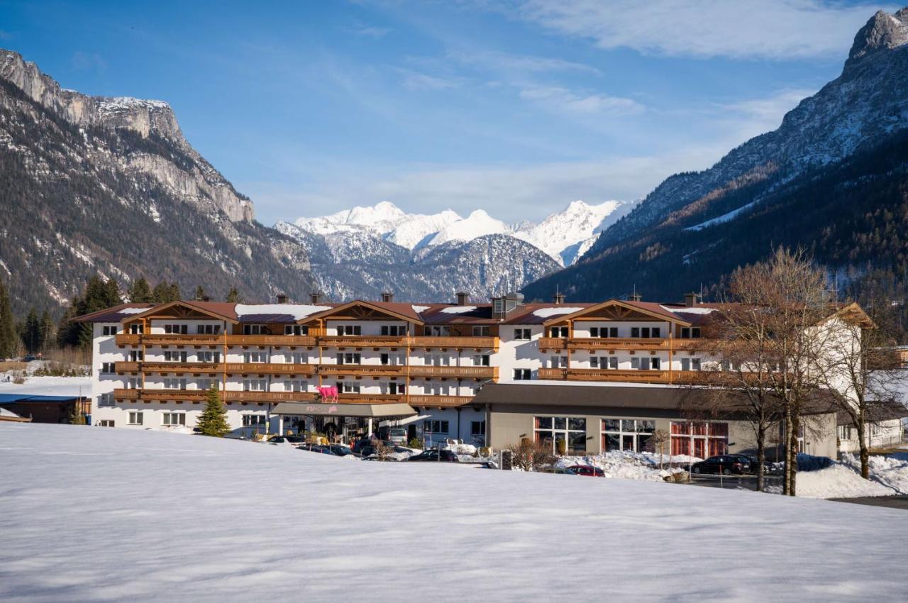 Elaya Hotel Steinplatte Ehemals Kuhotel By Rilano Waidring Exterior foto